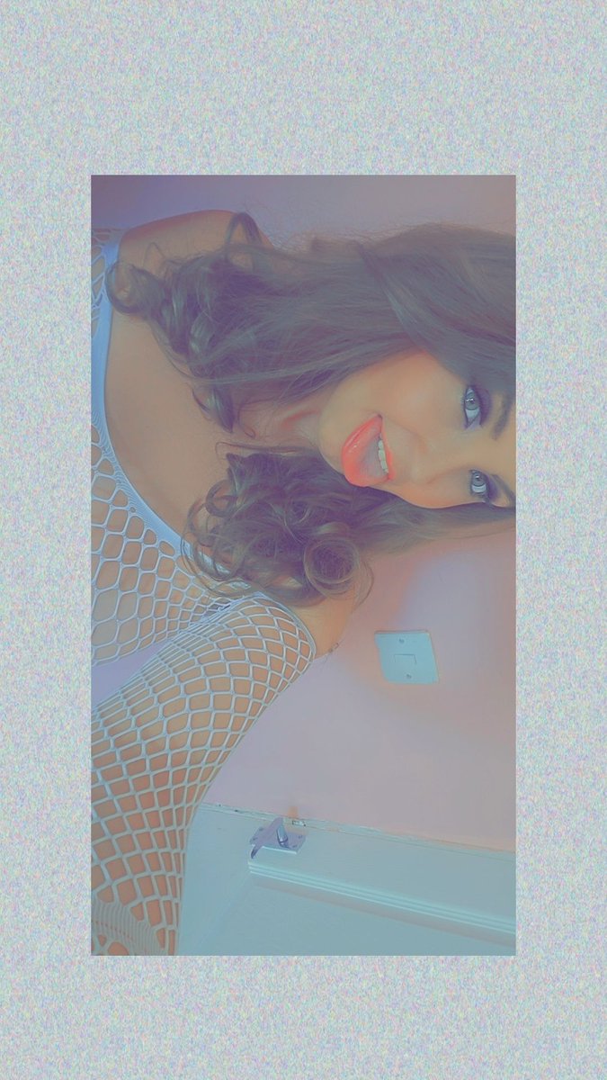 Emjayyyxoz's tweet photo. Why am I still waiting to be spoiled like the Queen I am? 🥱 #findomserve #paypig #Sugarbabyuk https://t.co/gFVA5C1FDB