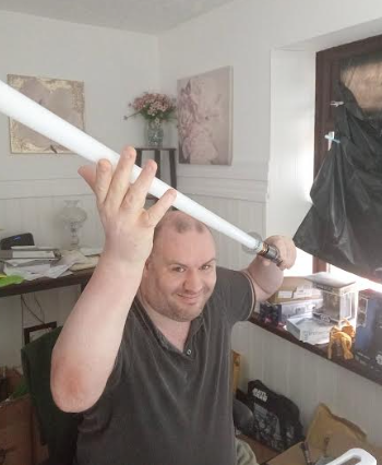 MrSamuelAllen's tweet photo. Well as you know I wish happy birthdays to all those involved in #StarWars. It's my turn for me as I'm 38 today &amp; treated myself to a Xeno version Luke Skywalker lightsaber. #TrustInTheForceAlwaysAndForever https://t.co/fTQO4RSUVn