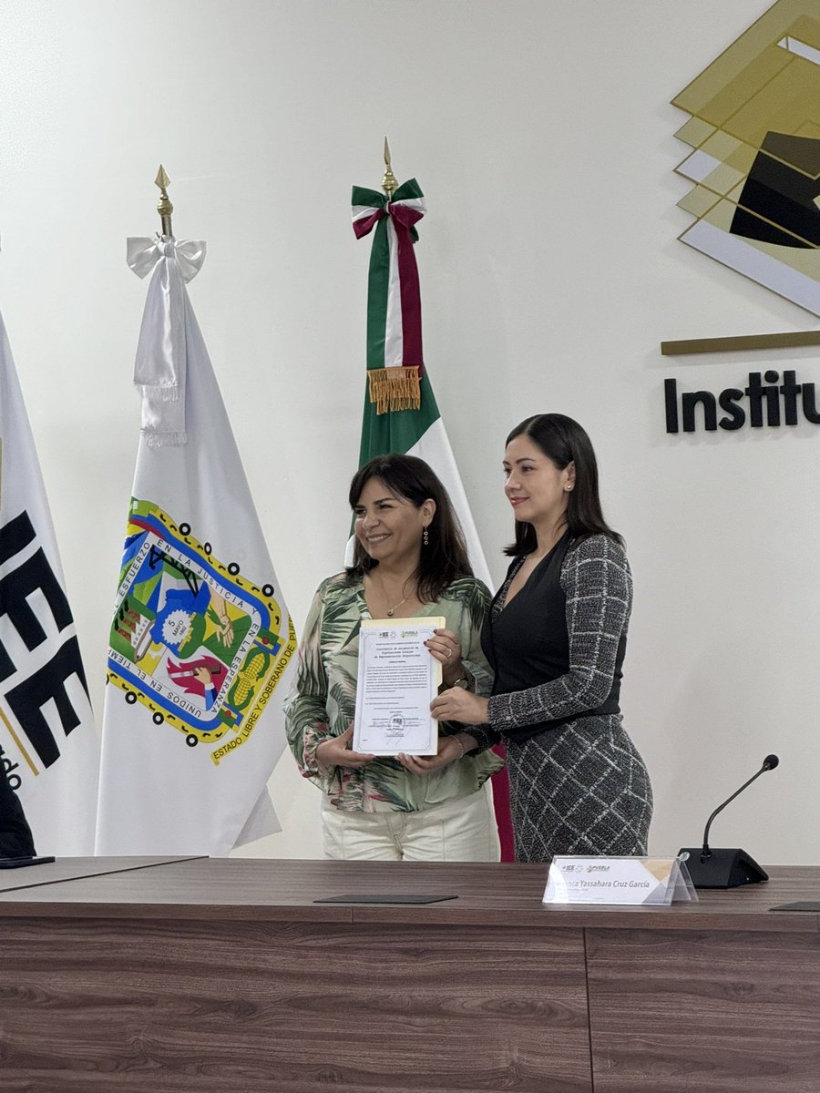 NormSandoval13's tweet photo. Felicidades querida Diputada @BetyManrique https://t.co/3qLFxLzXwe