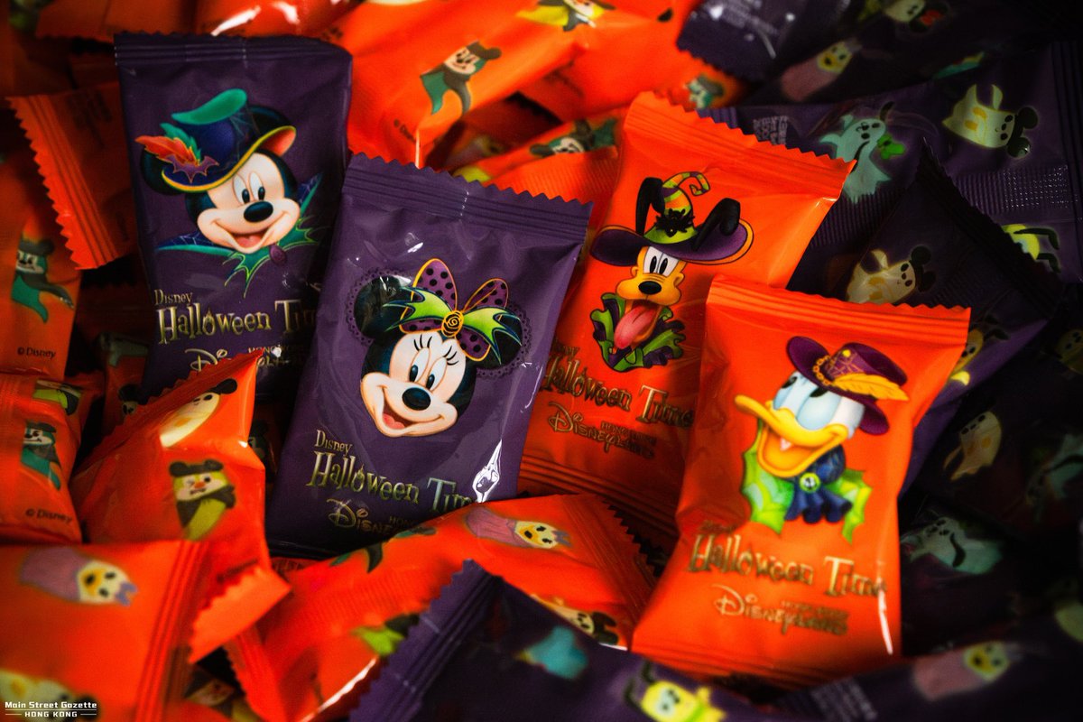 hkmsg912's tweet photo. 今年香港迪士尼的「萬」遊 Trick-or-Treat，有四款全新糖果包裝

#TrickorTreat #HalloweenCandy #DisneyHalloweenTime #GetIntoWicked 
#DisneyHalloween #HongKongDisneyland #香港ディズニー https://t.co/rZCQebdpjv