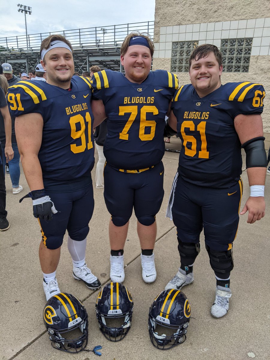 Husky Alumni grinding for the Blugolds
