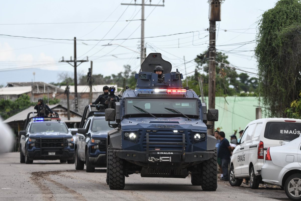 stereostarm's tweet photo. 6to Día de violencia en Culiacán, Sinaloa.

Un nuevo enfrentamiento entre Fuerzas Federales y civiles armados se registró en la comunidad de #Bellavista, ubicada en la Sindicatura de #Culiacancito.

#Culiacán #Sinaloa #violencia #Narcoviolencia https://t.co/JpcVFqcV5k