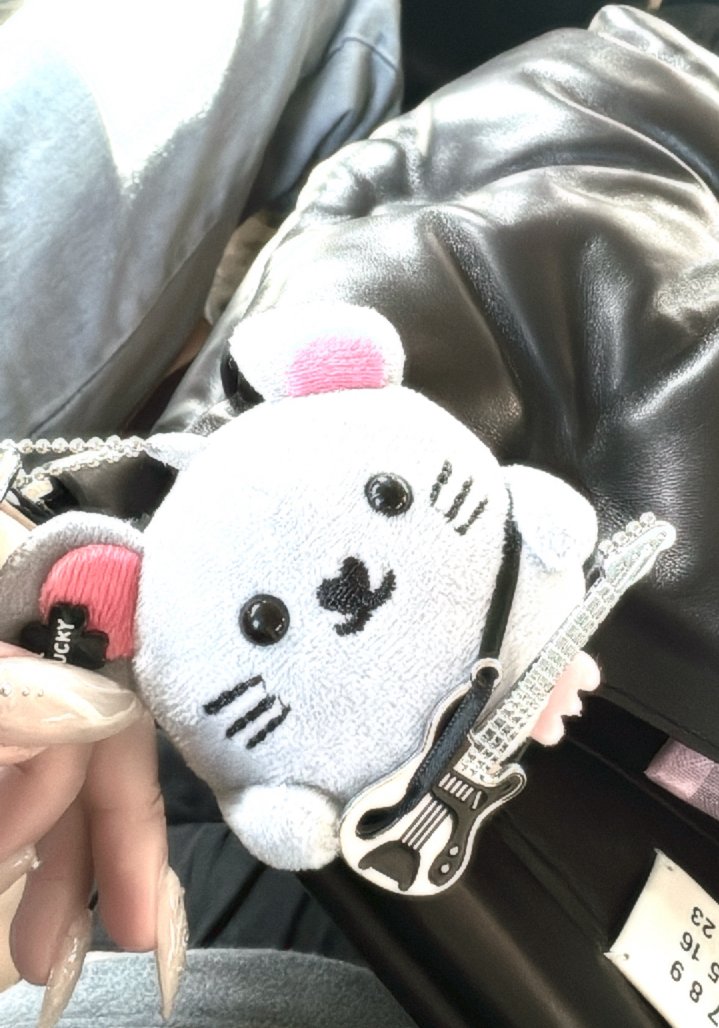 6mixxbbl's tweet image. 240915 🐻🫧 1:36PM

🐻 📸  
🐻 Bae Jinsol bought it for me