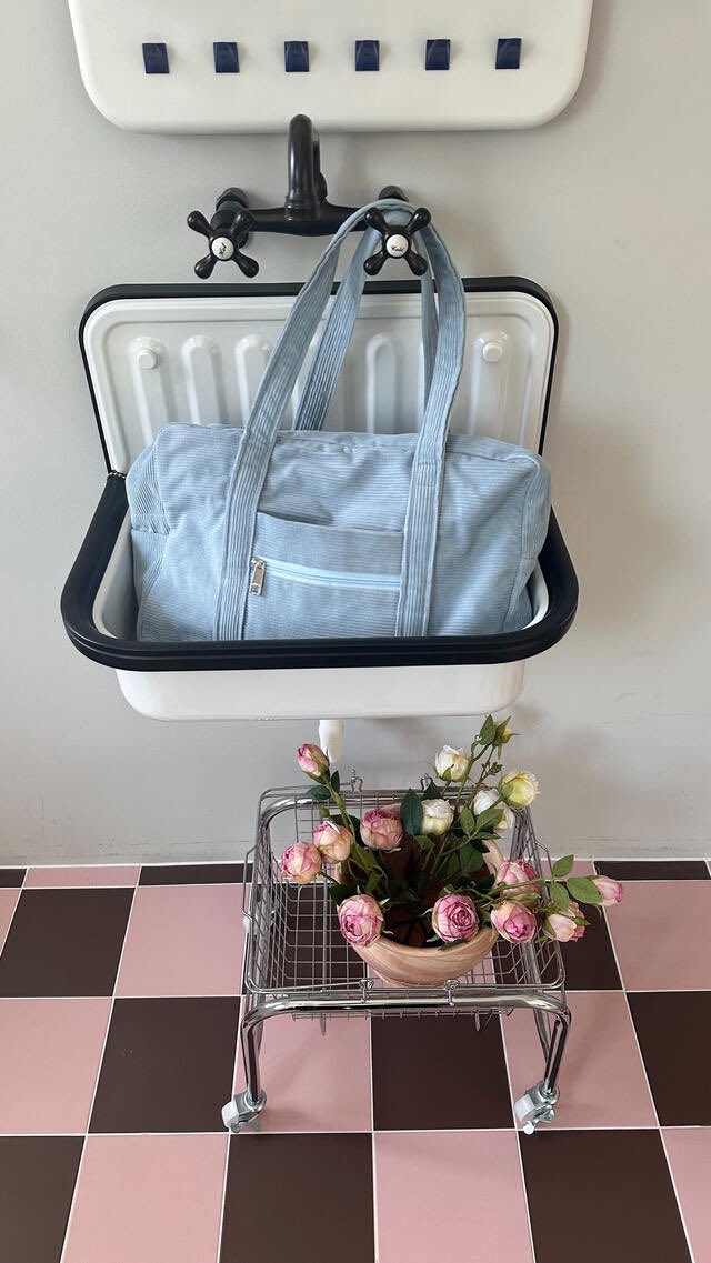 rincomma_'s tweet photo. 🚨 09.15-18(수요일까지) open!
comma, bag (2type/5color)

· 코듀로이.ver 블루,브라운,레드,핑크
· 면.ver 데님

최대한의 수량을 선주문 받을 예정이나, 
컬러별로 조기마감 될 수 있습니다!

https://t.co/m4lNcJNlZE

RT추첨 한 분께 (컬러랜덤) 콤마백을 드려요 🛒 https://t.co/PIPkb3V4ns