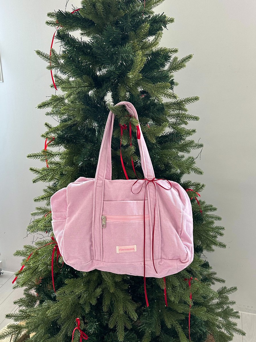 rincomma_'s tweet photo. 🚨 09.15-18(수요일까지) open!
comma, bag (2type/5color)

· 코듀로이.ver 블루,브라운,레드,핑크
· 면.ver 데님

최대한의 수량을 선주문 받을 예정이나, 
컬러별로 조기마감 될 수 있습니다!

https://t.co/m4lNcJNlZE

RT추첨 한 분께 (컬러랜덤) 콤마백을 드려요 🛒 https://t.co/PIPkb3V4ns