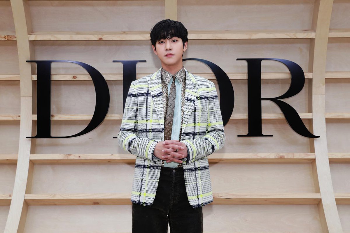 Paularis950417's tweet photo. 220501 imhyoseop 안효섭 인스타
#DiorFall22 #Dior @Dior @MariaGraziaChiuri
#안효섭 #사내맞선 #BusinessProposal #강태무 #너의시간속으로 #ATimeCalledYou #구연준 #남시헌 #AhnHyoSeop #安孝燮 #アン・ヒョソプ https://t.co/IzqJr9l6WF