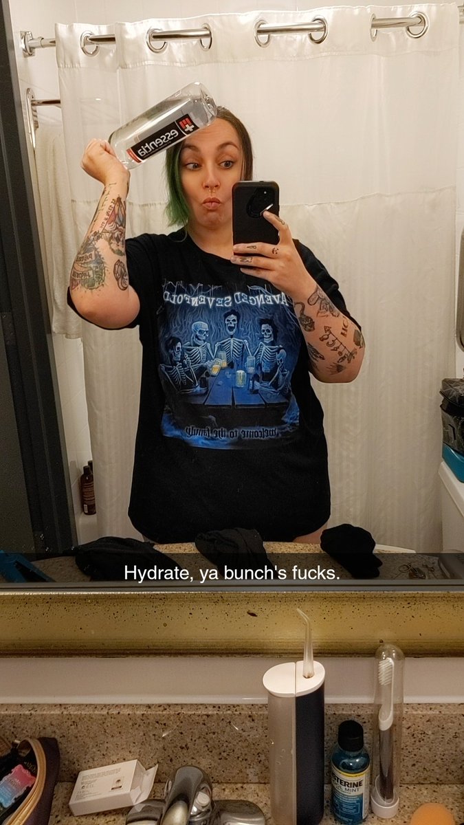 problygayns8nic's tweet photo. Silver Scream Con 3, Day 2???? A success.
#SSC3 #silverscreamcon3 https://t.co/bseIf0FEZ6