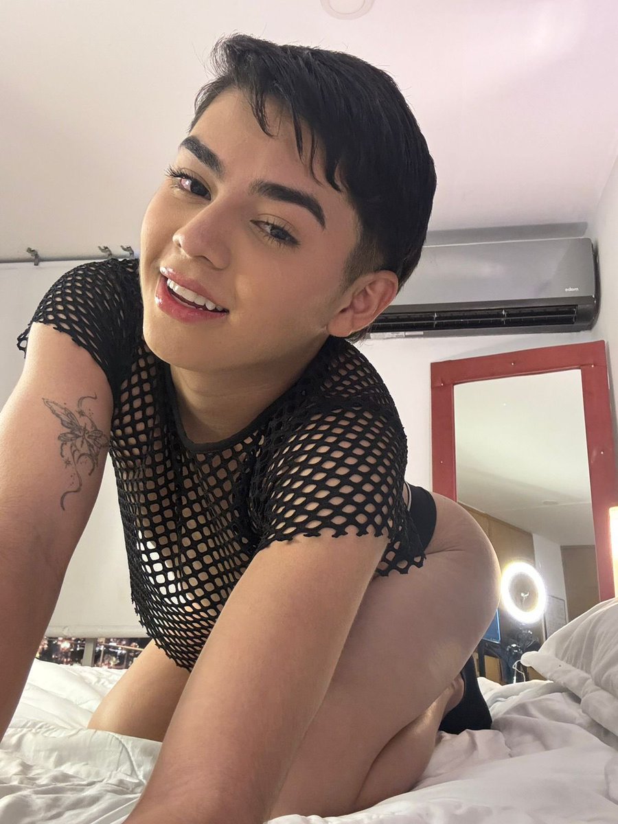 Littlemaxi_'s tweet photo. I want a delicious kiss 🥵💋

#models #industry #boy https://t.co/v3YxN7fWRr