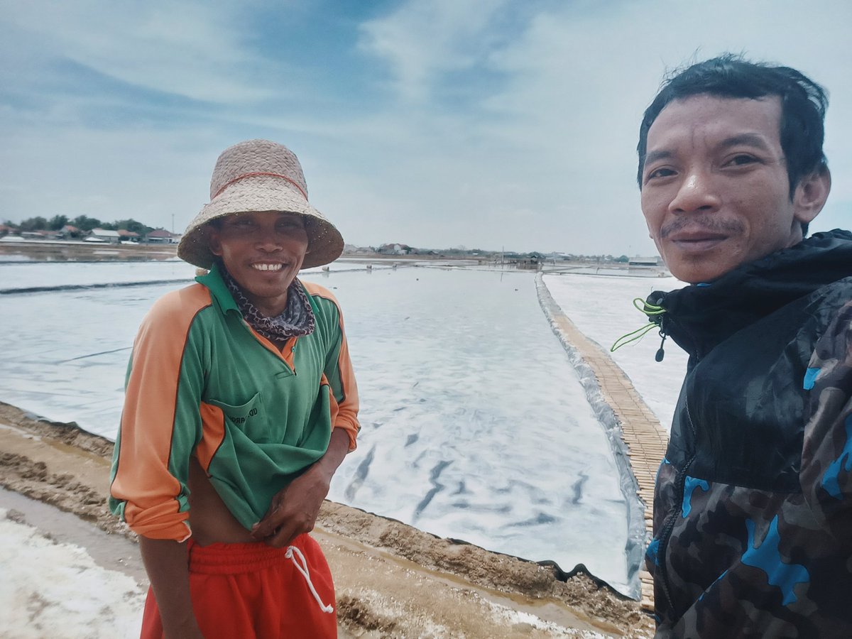 azisdiver's tweet photo. Jumat, 30/07/24 Abdul Azis Luhkan Kab. Pamekasan,pendataan Stok/Produksi Kugar Kapeha I Ds.Majungan. Stok Garam 110000 kg harga Rp. 700,-/kg pemasaran Lokal Pamekasan #GiatLuhkanSatminkalBWI #luhlapor #pmkasan
@kkpgoid
@brsdm_kp
@puslatluhkp
@RuangLaut https://t.co/3olE4knFQk