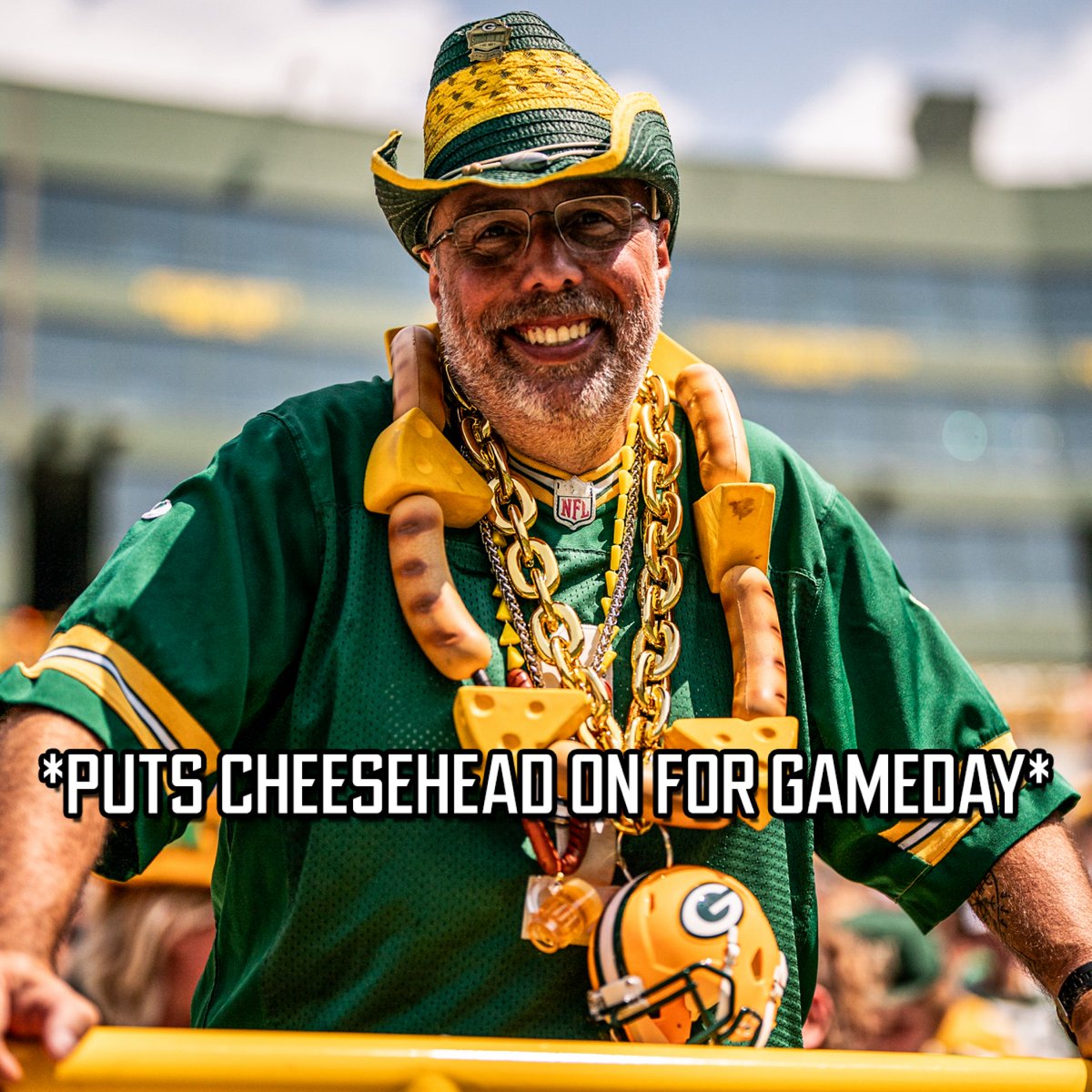 packers's tweet photo. IT’S OFFICIALLY GAMEDAY IN GREEN BAY! https://t.co/gN3rLFGPxq