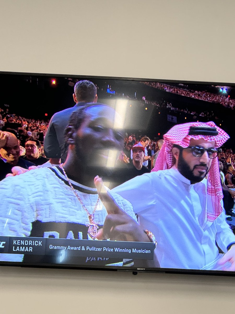 Helen Yee tweet media