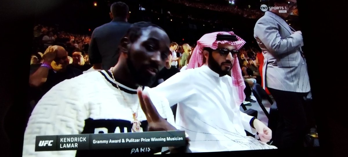 MisterT0606's tweet photo. #UFCNoche ils ont écris Kendrick Lamar mdr 
Pauvre Crawford https://t.co/H1L1Ii68Jp