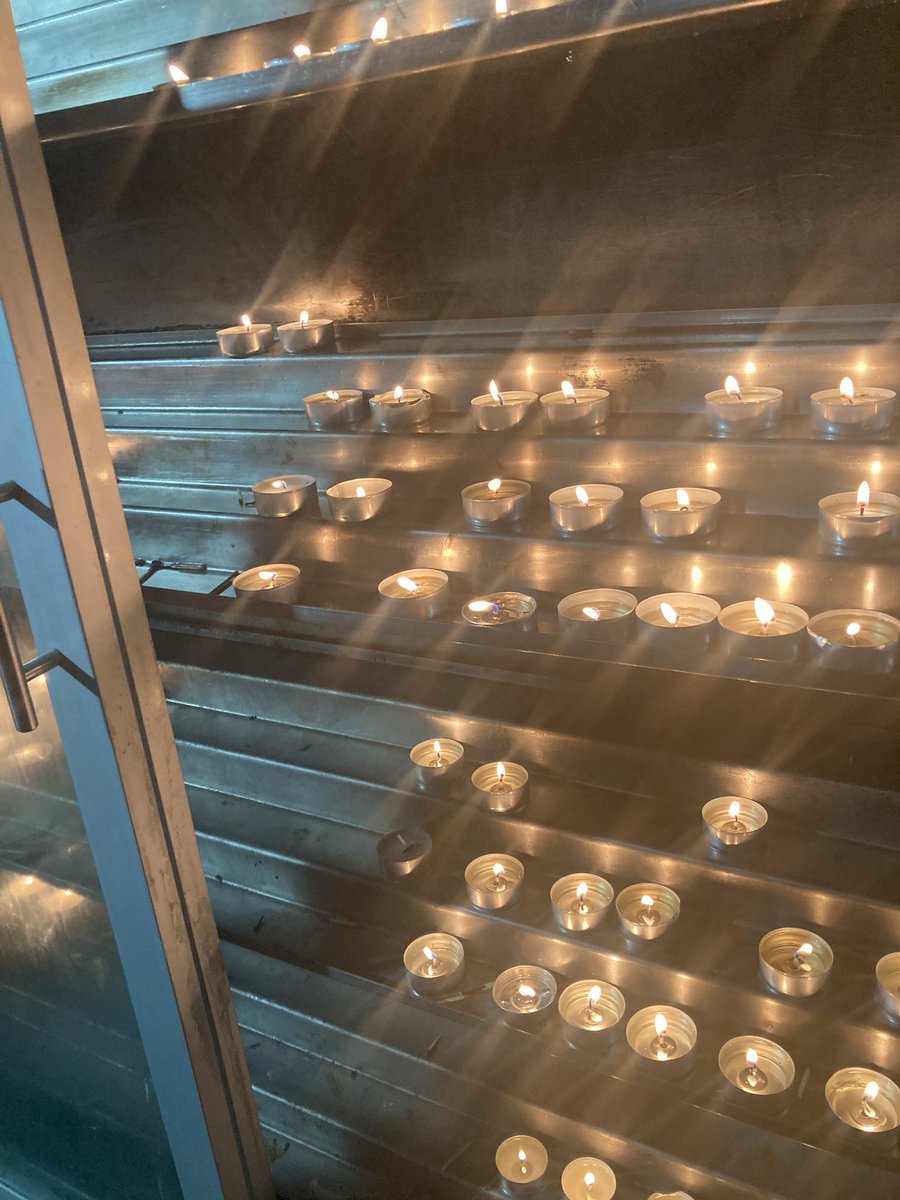 verofeigue's tweet photo. #Ohel
#Rebe
Iba a ir el lunes, en shabbes fue el Bat Mitzva de sobrina de 12. Y fuimos ahora. No legué a avisar a todos. Pedí por #Liberenlos #AmIsraeljai Refua Shelma, Shalom Bait, Jupa, hijos, Jailim. Agradecer el poder estar y pedir por todos.
🪔🫂🇮🇱📝🙏🕯️🌻 https://t.co/buwY0Pn47W