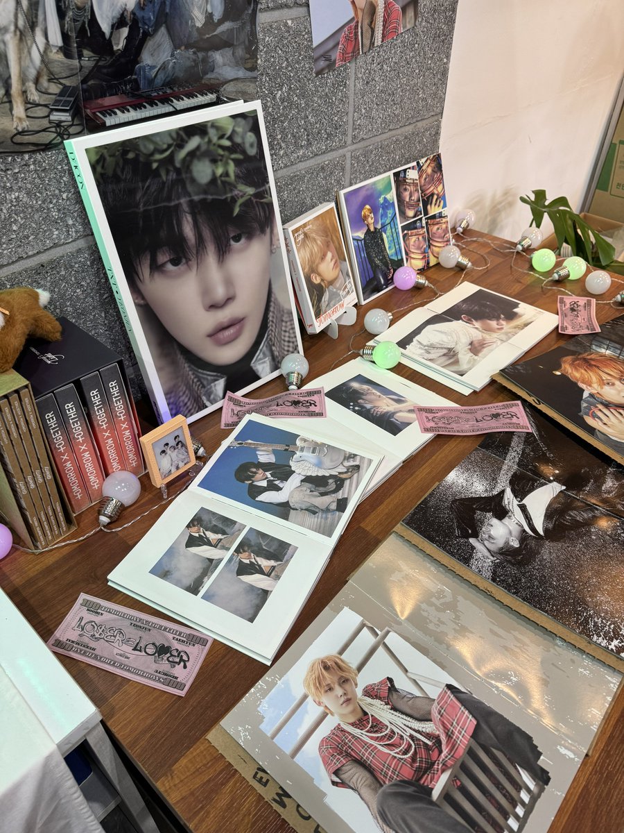 gyubarebear's tweet photo. 📍카페담아 하이브점
@/HFWeek0913
#HIGH_FASHION_WEEK_0913
#YEONJUN #연준 #TXT
Spending Our Eternity with Yeonjun
#OurFirstAndLastYeonjun
#황금빛노을을가득담은연준이의날
#MOAのBoyfriendヨンジュン生誕 https://t.co/HIiRcWzYyC