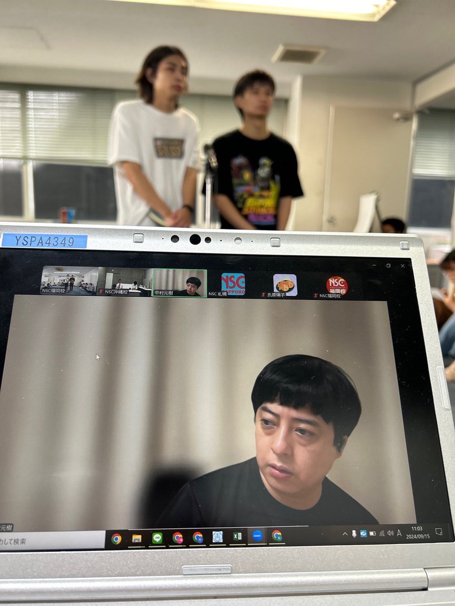 nsc__fukuoka's tweet photo. 本日は中村先生と和田先生によるネタ見せをやらせて頂きました。
オンラインで中村先生にネタを見てもらい、いろんなアドバイスをもらいました。
和田先生の授業では、 #FRASH !に向けて自己PRの練習をしました。
みんな物真似とか一発芸に挑戦しましたが、思ったよりも難しかったです。
ジュン先生 https://t.co/lNJ543kJAo