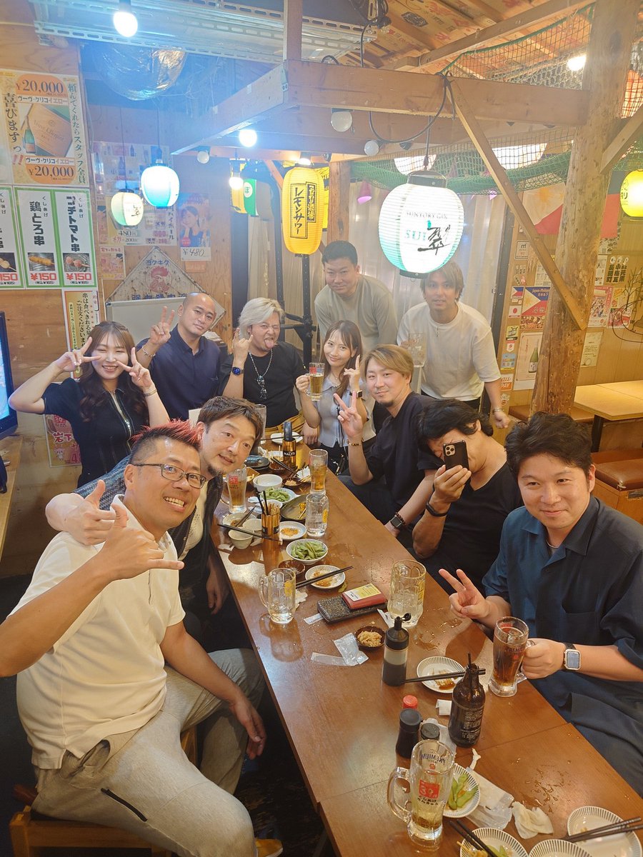 Kazuna_ReOrna's tweet photo. 金曜日に行なわれた
日本酒を嗜みながら交流する会(通称くにしじゃNight)
ご一緒頂いた皆様ありがとうございました！

MINAKIさんのスパークリングとても美味しかった！さっぱりしてるのに後味でグレープフルーツような香りがふわっと入ってくるの！皆さんにも是非飲んで欲しい！

当日は時間が早いのもあり
キャンセルも結構出てしまいましたが、全員二次会にも来て頂いてとても盛り上がった会になりました😊

三次会までいた方々の記憶が多分そこらへんに沢山落ちてると思います。