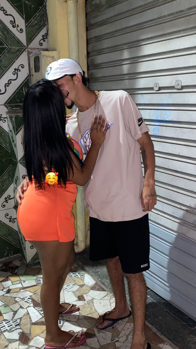 - o que eu sinto por você não tem explicação, te amo 👩🏽‍❤️‍💋‍👨🏻❤️