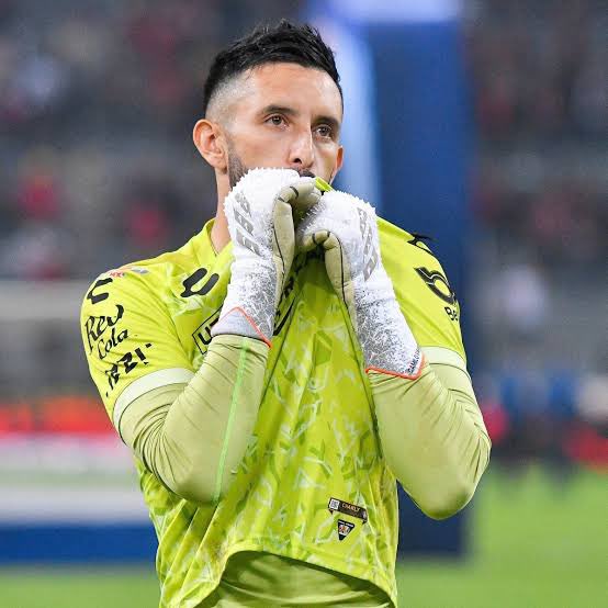 Imposible no rendirse ante una foto así… ❤️🖤 … 🫡🫡🫡