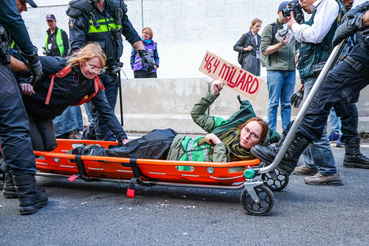 wasswaBrian23's tweet image. I want to appreciate our comrades from @NLRebellion  who protested against fossil fuels.
To the fossil fuel industry and Gov&apos;t we say: Time is up. Your profits will not come at the expense of our planet.

 #FossilFreeFuture
 #ClimateJusticeNow
#StopEACOP
@ashatenbroeke