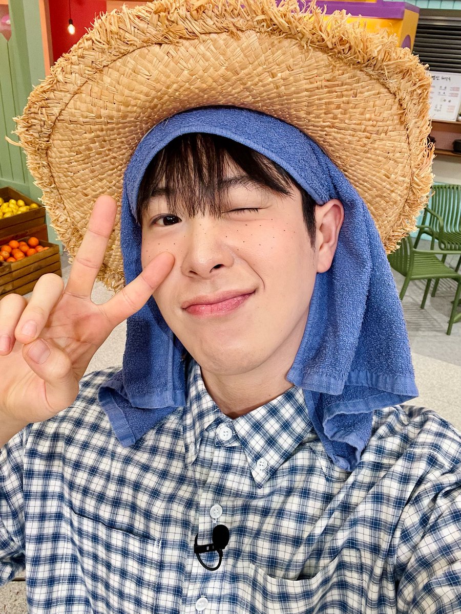 jjazoa's tweet photo. 지훈이는 정말 유명한 두부상임 🫛🩵 https://t.co/dlxWSDKYBT