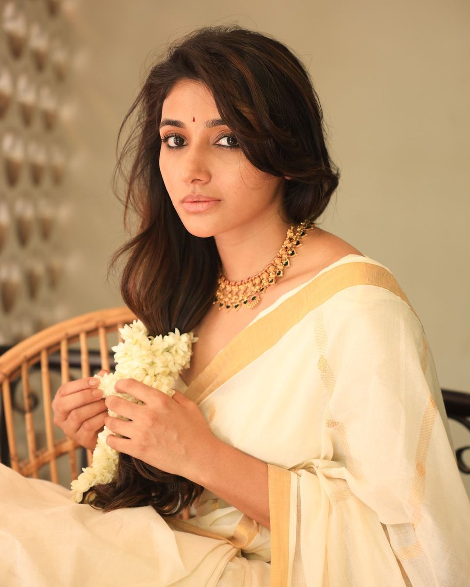 Mirnaa_FanClub's tweet photo. Happy #onam 

@mirnaaofficial #mirnaa https://t.co/Qqirk0rCYY