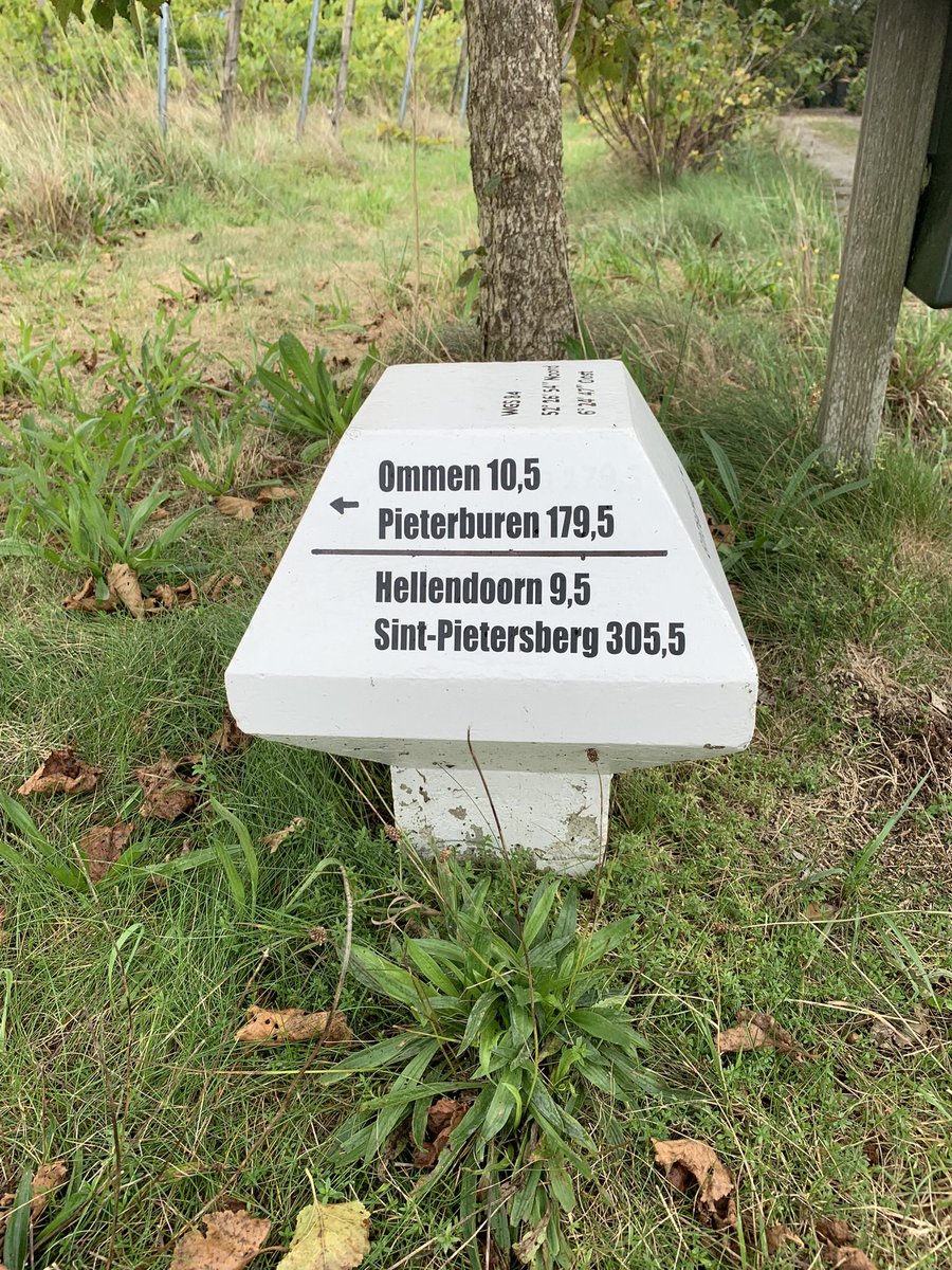 JongsmaF's tweet photo. Afgelopen week weer heel wat “Pieterpadders” ontmoet; etappes Hardenberg > Helkendoorn. Overnachtingen bij vrienden op de fiets. Goede combi. https://t.co/6dy1cwvvBi