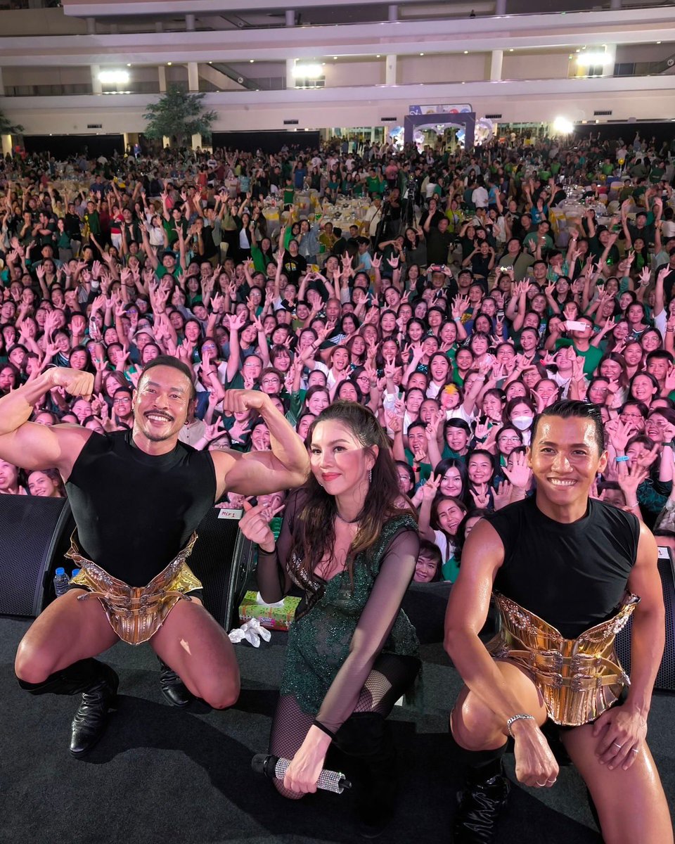 CaguilarFanpage's tweet photo. ร้อยความรัก ล้านความรู้สึก สายใย ธกส ผูกพัน
#14september2024
#ChristinaAguilar
#คริสติน่าอากีล่าร์
#ExtraBand
#งานเลี้ยงเกษียณพนักงานธ.ก.ส.
From @c_aguilar on Instagram
ติ๊นา คริสติน่า
#ChristinaAguilar #คริสติน่าอากีล่าร์
#ChristinaAguilarFanPage https://t.co/zgbck9hHgd