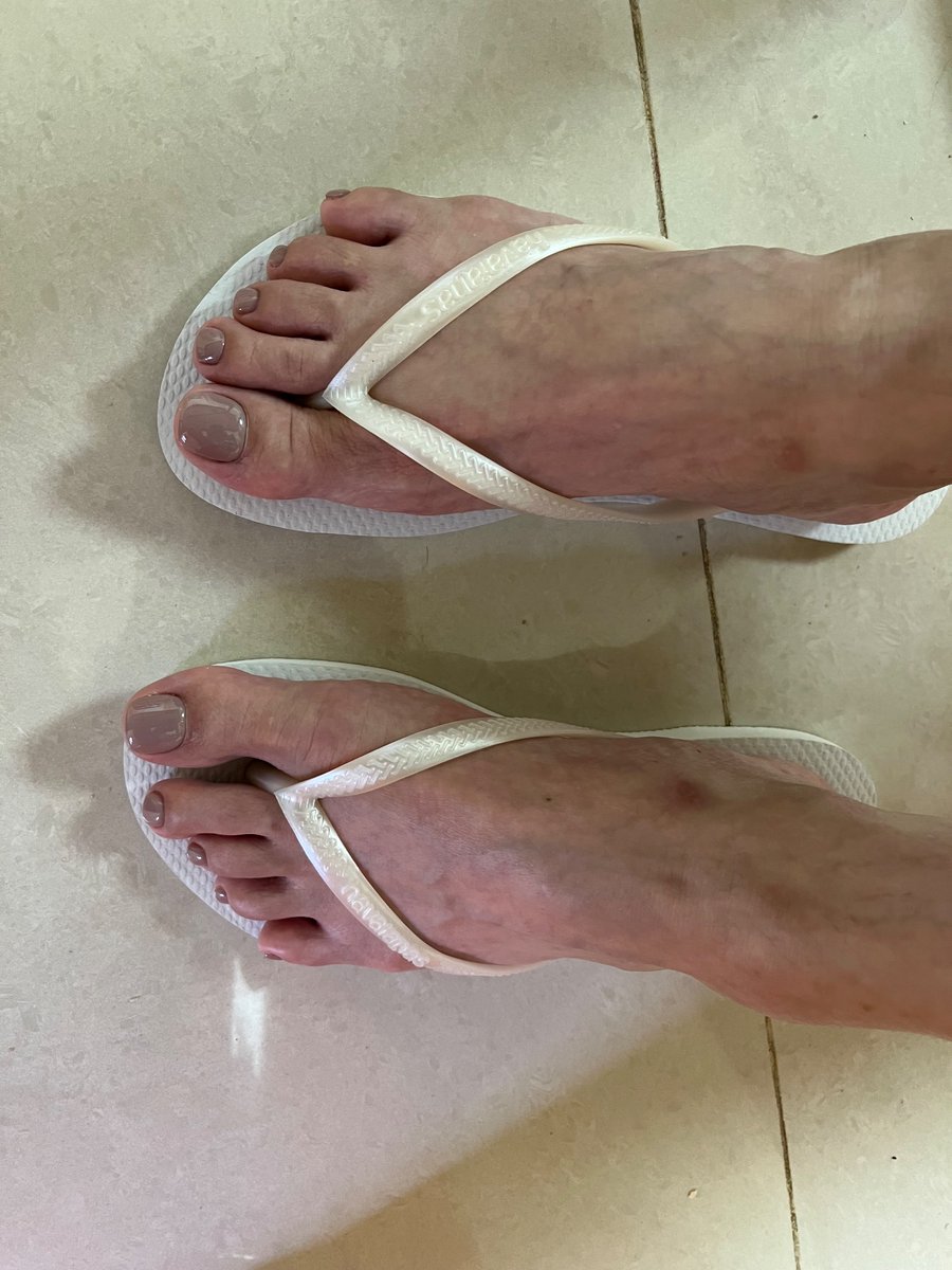 flipflops68's tweet photo. 同事又換新顏色了 https://t.co/TTEA5QhWEy