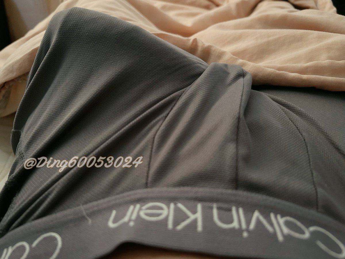 喜歡嗎
想跟我打一炮的按個愛心讓我知道
很久沒做了
今天很需要一個乾淨弟弟讓我操