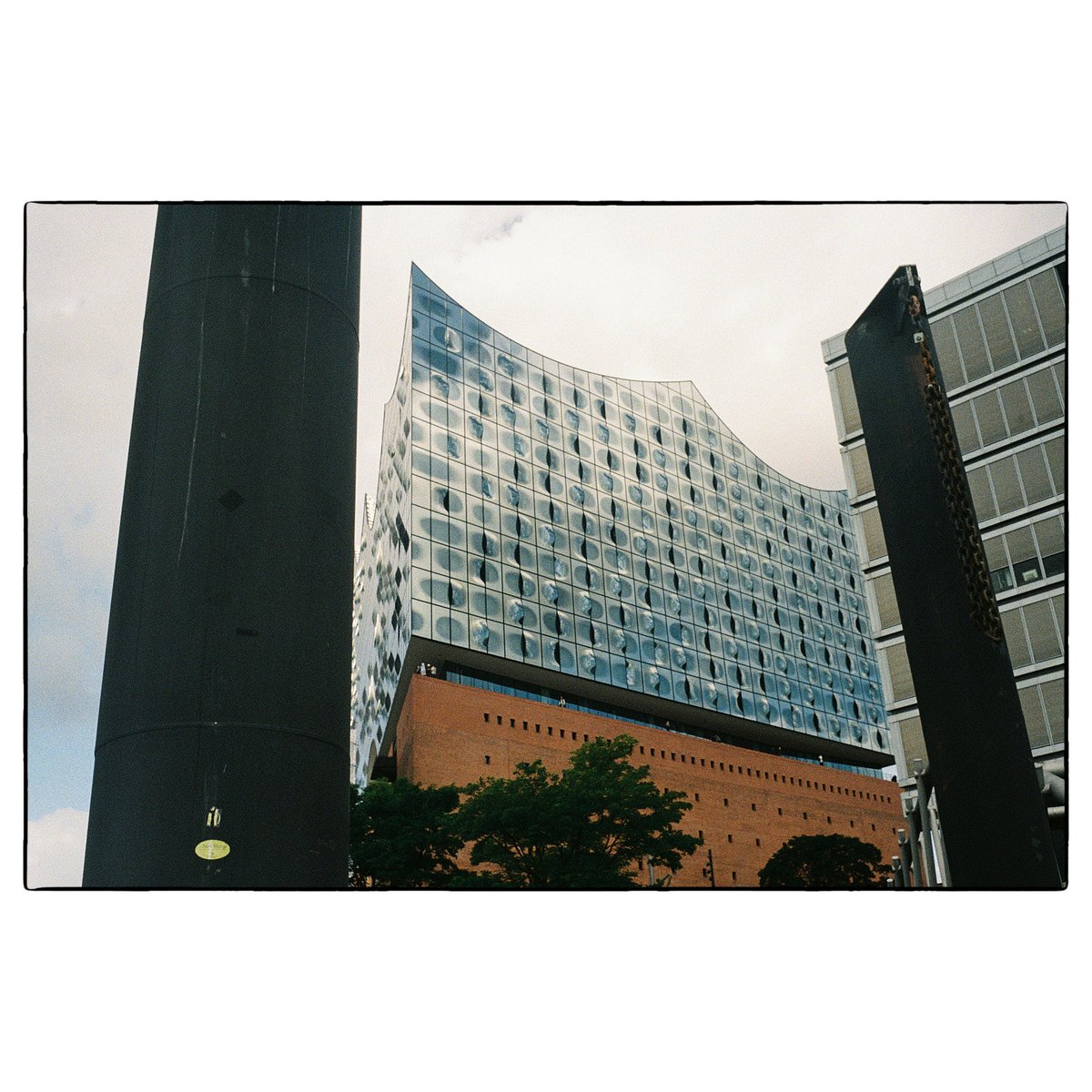 CarlosCarreter's tweet photo. https://t.co/whZqXgyYNH

2024, from my #recenttrip to #nothern #germany #hamburg #elbphilharmonie 

📷 #minox35gte #minox #35gte
🎞 #kodakultramax400 #kodak #ultramax400

#filmphotography #believeinfilm #analogphotography #filmisnotdead #hablandoenplata https://t.co/nf5dDPzn2e