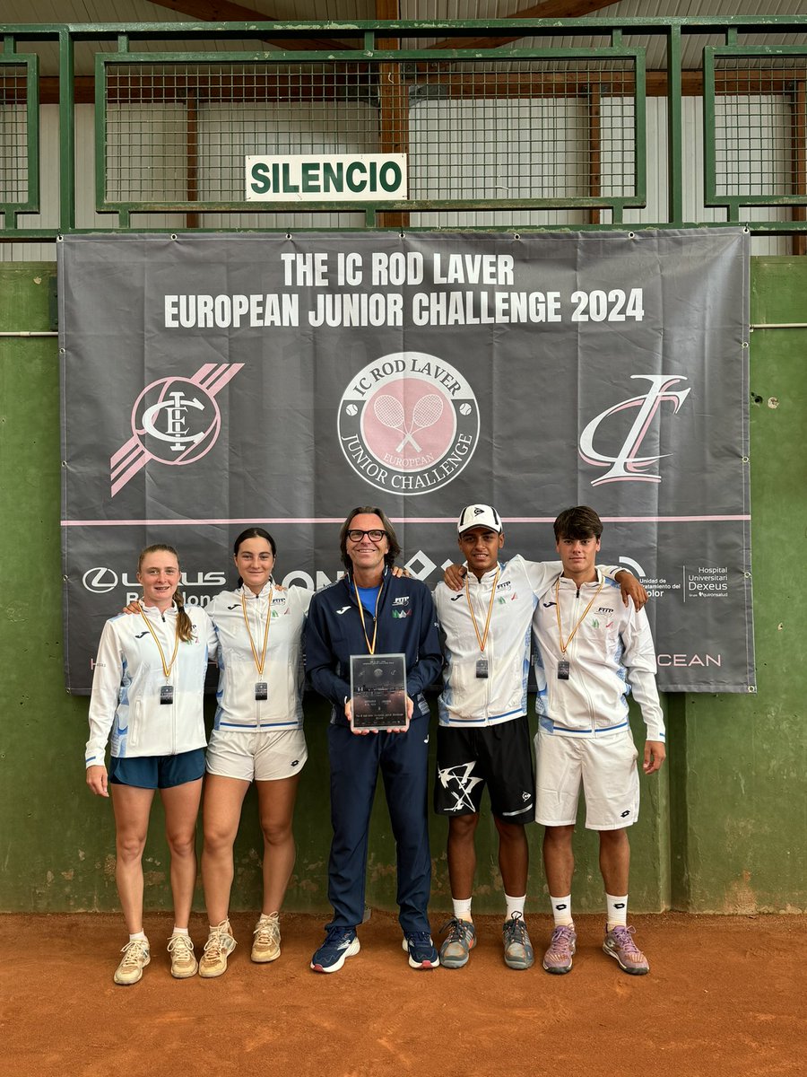 Un gran placer participar en la entrega de premios de la IC Rod Laver European Junior Challenge disputada esta semana en el <a href="/RZCT_oficial/">Real Zaragoza Club de Tenis</a> , con equipos sub-16 de 7 países. Enhorabuena a todos los participantes, sobre todo al equipo de 🇮🇹, campeones tras derrotar a 🇬🇧 en la final.