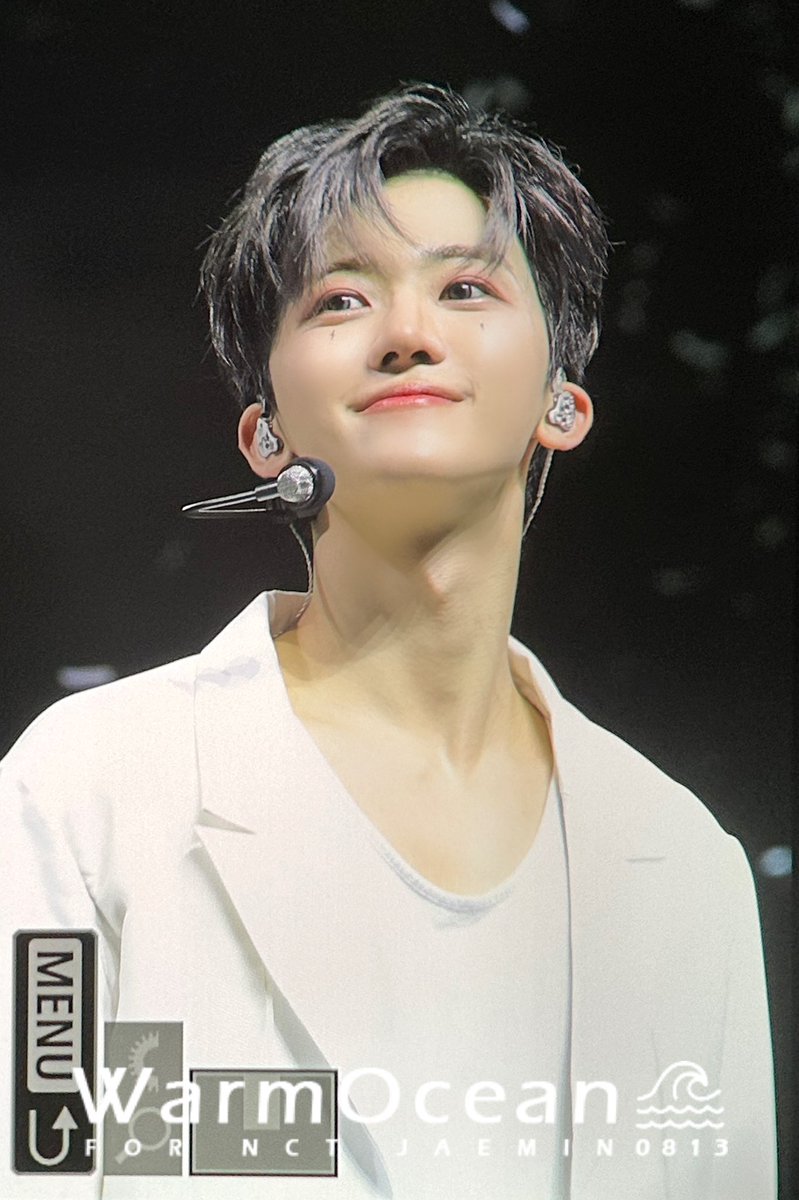 "This is what love looks like" - the give and take between idols and fans, the unconditional love and enthusiastic cheers from fans, and Jaemin's appreciation and efforts to shine on stage no matter what 💖

For our baby: 

JAEMIN YOU ARE THE BEST

#JAEMIN #재민 #ジェミン