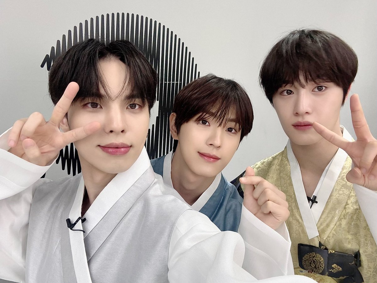 CIX(씨아이엑스)의 2024년 추석 선물이 도착했습니다🎁

#CIX #씨아이엑스 #BX #승훈 #용희 #현석 #2024추석 #한가위