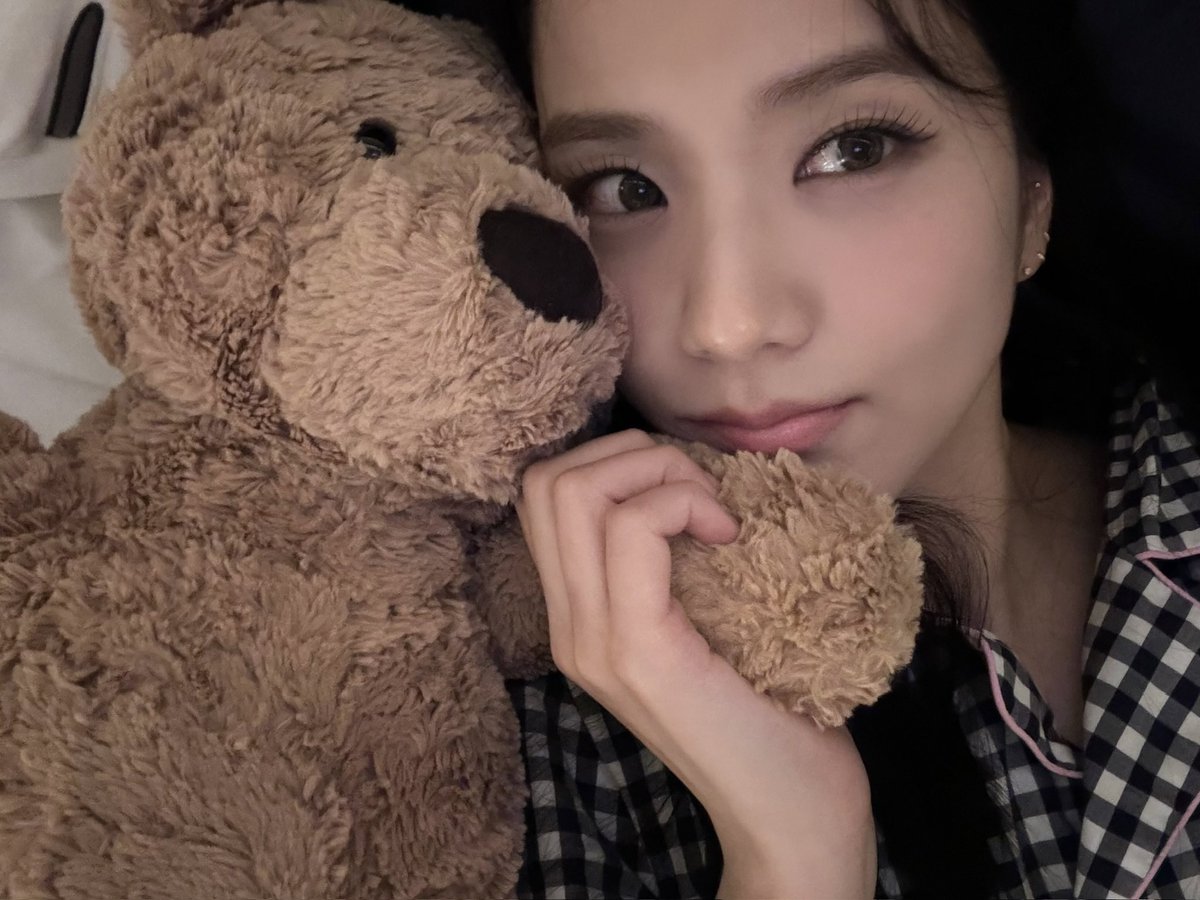 ixxxu_'s tweet photo. 무섭다무서워.
어디까지하나보자.
ㅇㄷ까지여자친구같나보자고 ㅋㅋㅋ https://t.co/SZlBbVlk7a