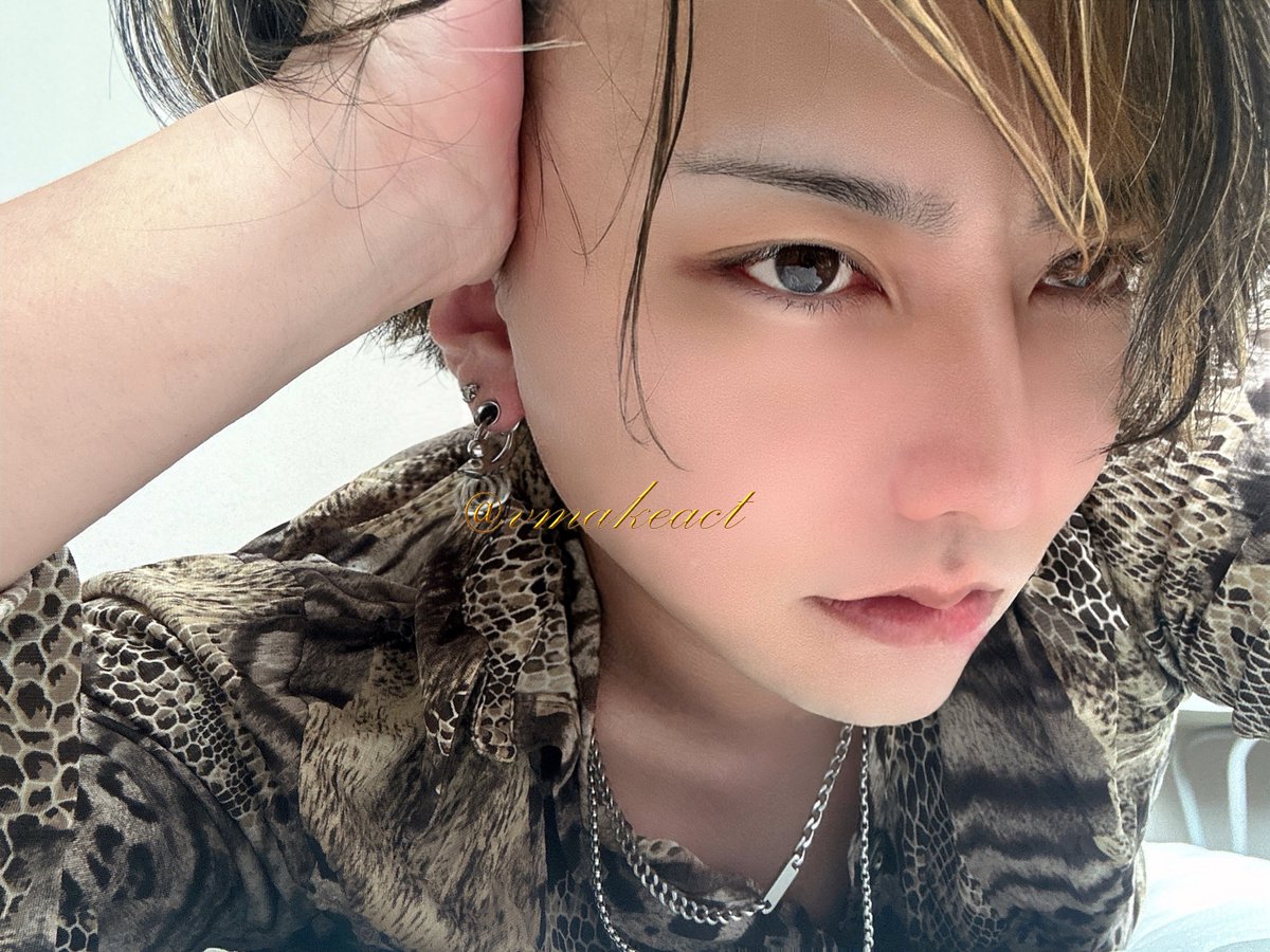 vmakeact's tweet photo. ヒゲ剃った https://t.co/1qv8qOA0WW