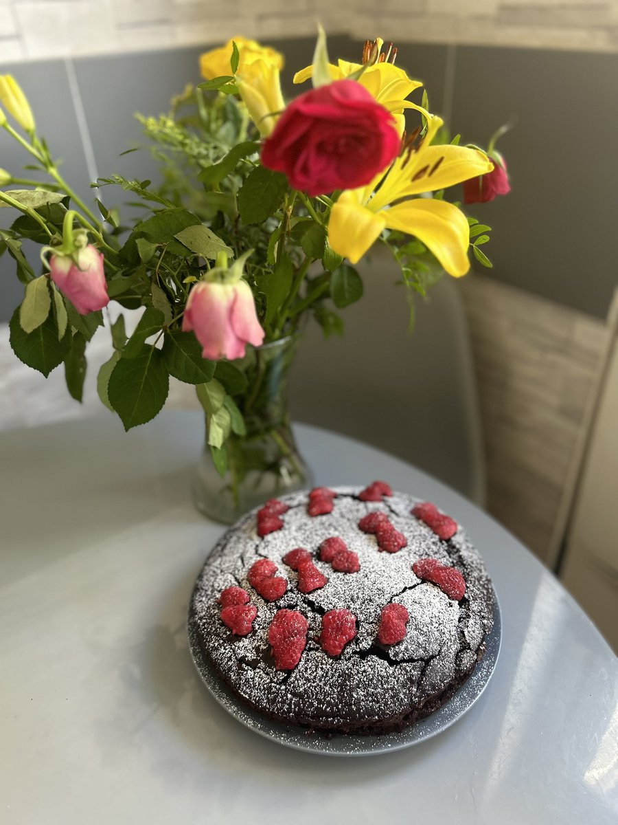 Alex Dabek (@alex_dabek) on Twitter photo Laden with cake and ready for the <a href="/NGSOpenGardens/">National Garden Scheme</a> Open Day at the stunning <a href="/HoratiosGarden/">Horatio's Garden Charity</a> 🍰🌸 ! I’m so excited to see everyone enjoying the beautiful garden, cake 👇tea, and sunshine! ☀️🌿 Laden with cake and ready for the <a href="/NGSOpenGardens/">National Garden Scheme</a> Open Day at the stunning <a href="/HoratiosGarden/">Horatio's Garden Charity</a> 🍰🌸 ! I’m so excited to see everyone enjoying the beautiful garden, cake 👇tea, and sunshine! ☀️🌿