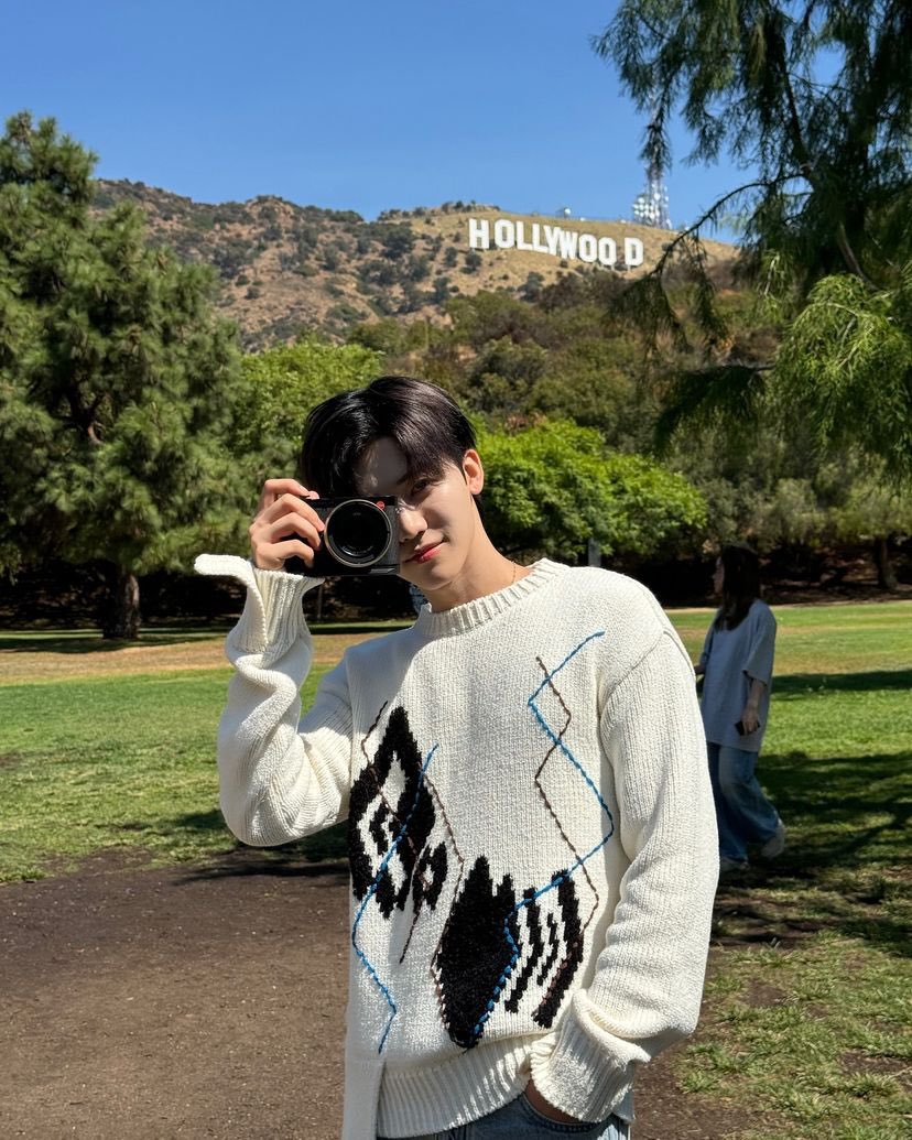 mcdtournesol's tweet image. รูปปก                                   รูปด้านใน

คือแจมินบ๊องมาก ดูทำหน้าตา อย่าบอกน้ะ ว่าวิ่งไล่เป็ด?? 555555555555555555555555 ซนอะ