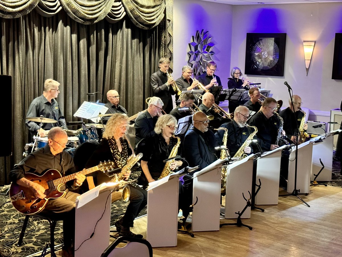 Thanks to everyone who supported the <a href="/RNLI/">RNLI</a> 200 North Coast Dinner with #RNLI crews from <a href="/AppledoreRNLI/">R.N.L.I Appledore</a> and  <a href="/ClovellyVillage/">Clovelly North Devon</a> celebrating 200 years #SavingLivesAtSea #Volunteers #Devon