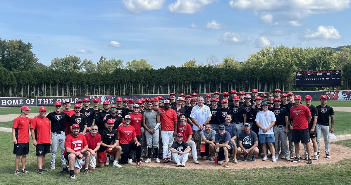 We’d like to thank our alums and families that came out yesterday to take part in Homecoming festivities and our alumni game.  Love connecting past, present and future Owls.