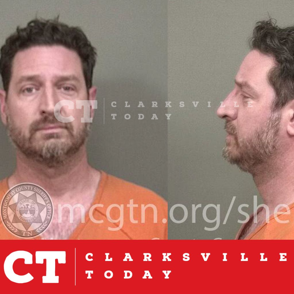 #ClarksvilleToday: Daniel Dennis shoves wife &amp; threatens to hit her during argument
clarksvilletoday.com/local-news-now…
#ClarksvilleTN #ClarksvilleFirst #VisitClarksvilleTN