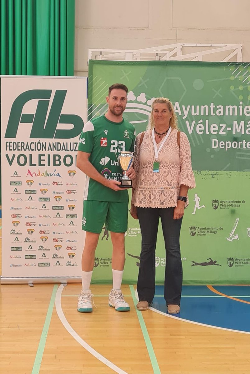 🟢 En la Final de la Copa de Andalucía Masculina "Trofeo Toño Santos" 2024 fue el equipo de Unicaja Costa de Almería el que se impuso ante un gran Costa del Voley.

👏🏼 Felicidades a los dos equipos por el  talento mostrado.

🏆 Mejor jugador de la final: Carlos Jiménez (Unicaja)