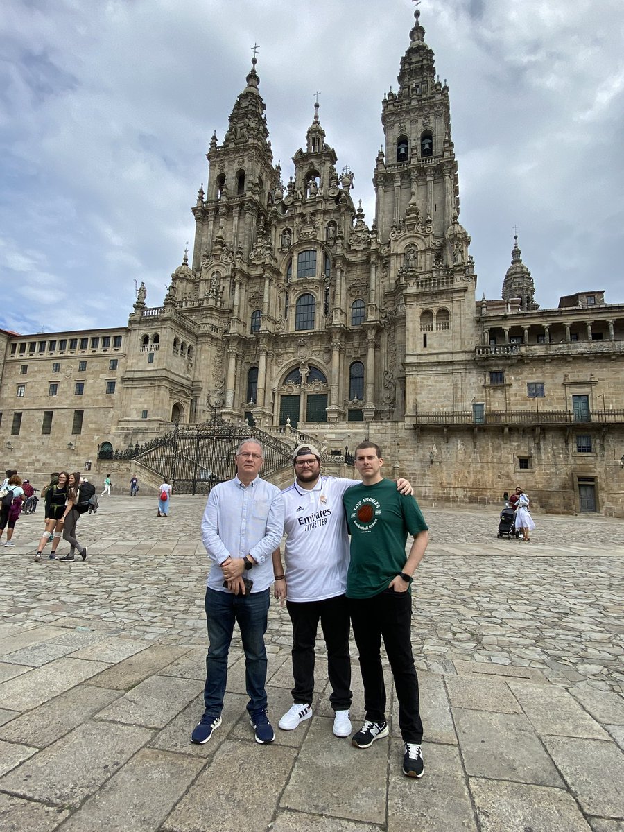Por el miedo que te tienen
Por tus pasos que vigilan
Por la forma en que te atacan
Por los hijos que te matan
Yo te nombro Libertad!
Pronto juntos♥️
No nos derrumbamos. Nos tenemos.
Libertad para <a href="/PerkinsRocha/">Perkins Rocha</a>