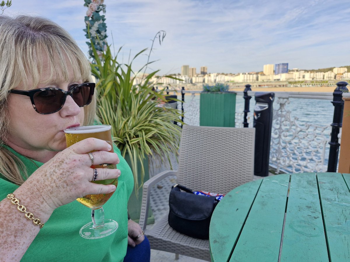 We had a cracking time in Brighton. A fab lunch and a bit of a bar crawl 😃🤪