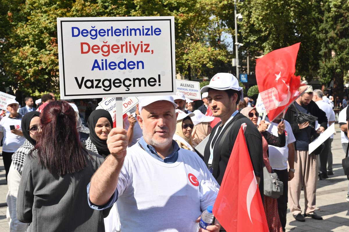 🇹🇷 DURSUN BU HAYASIZCA AKIN!
#BüyükAileBuluşması