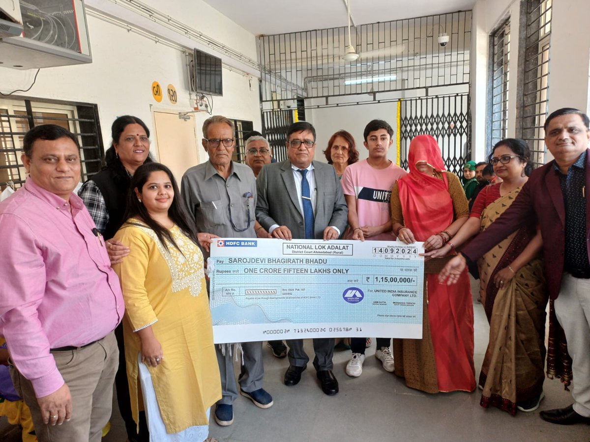 UnitedIndiaInsu's tweet photo. UIICL yet again was in the forefront  of helping road accident victims.A TP claim for death of a BSF Officer was settled for ₹1.15 Crores within 2 months of receiving MACT Notice. Our CMD Shri B S Rahul handed over cheque to victim's family yesterday @NationalLokAdalat Ahmedabad https://t.co/Yc0313lvlu