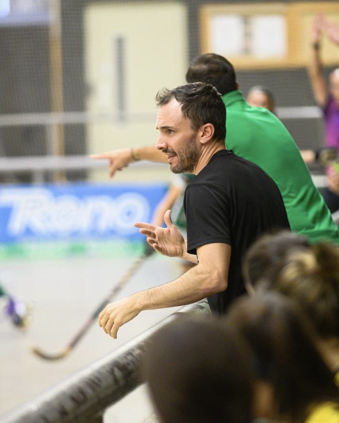 💪 Primer partit d’<a href="/AndiColaianni/">Andi Colaianni</a> dirigint el Generali HC Palau.

#TenimUnaPassió #SomhiPalau ⚫️🟡

📸 <a href="/isaacnasu/">Isaac Navarra</a>