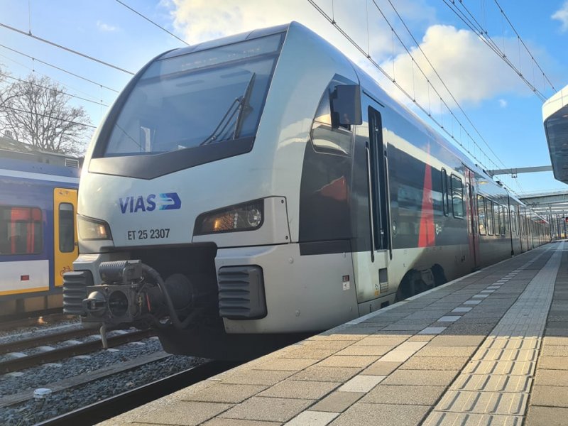 TreinSite's tweet photo. Treinenweb: VIAS krijgt verlenging van 11 jaar voor concessie https://t.co/WSiYIFNWbV https://t.co/FQ9qZ9RpiD