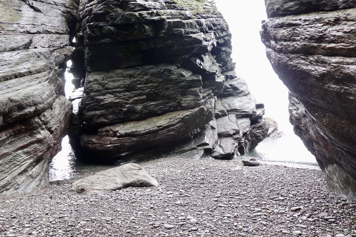 GreatHangman's tweet photo. Out of view below the dramatic Heddon Valley to Woody Bay southwest coast path you’ll find magical secluded beaches & breathtaking coastline #Martinhoe #Exmoor70 #Nationalpark #Exmoor #Northdevon https://t.co/vvKeuVeSat