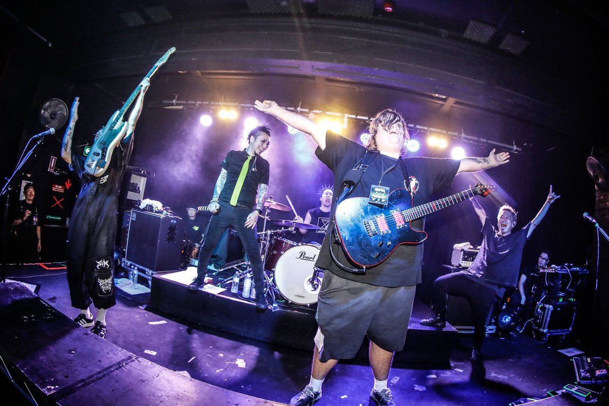 SHOW-HATE tweet media