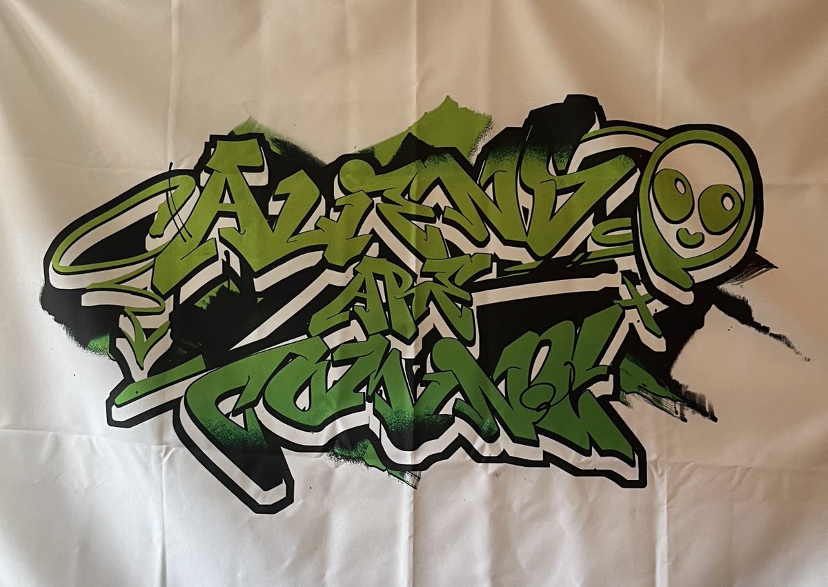 👽 현수막 &amp; 패브릭 포스터 나눔 공지 👽

5시부터 DM 보내주시는 3분께 선착순으로 나눔 합니다.
종류는 선착순으로 선택 가능하며
반드시 6시에 방문하여 수령 가능하신 분만 
DM 부탁드리겠습니다.